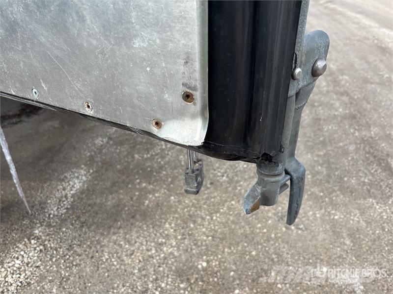 Utility VS2RA 53 ft x 102 in T/A Refrigerated Trailer نصف مقطورات بدرجة حرارة قابلة للضبط