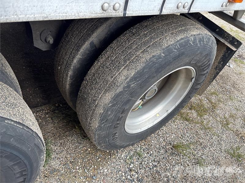 Utility VS2RA 53 ft x 102 in T/A Refrigerated Trailer Semi remorque frigorifique