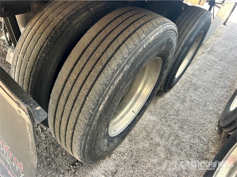 Utility VS2RA 53 ft x 102 in T/A Refrigerated Trailer Puspriekabės su izoterminiu kėbulu