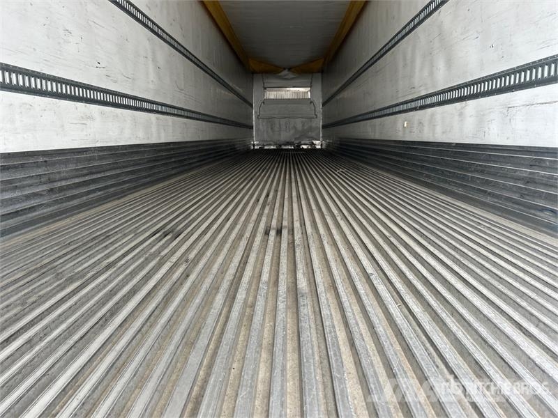 Utility VS2RA 53 ft x 102 in T/A Refrigerated Trailer Semirimorchi a temperatura controllata