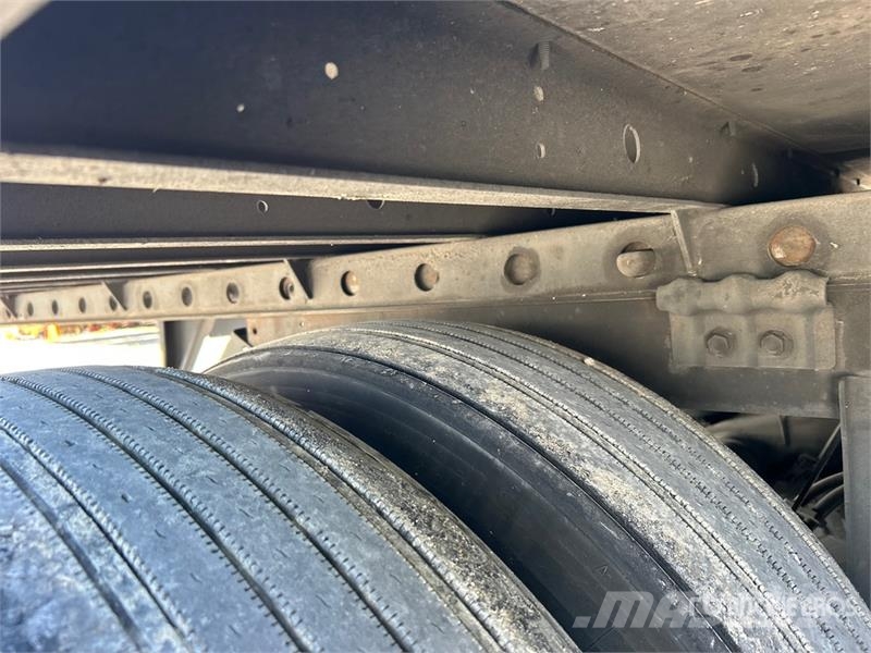 Utility VS2RA 53 ft x 102 in T/A Refrigerated Trailer 保温半挂车