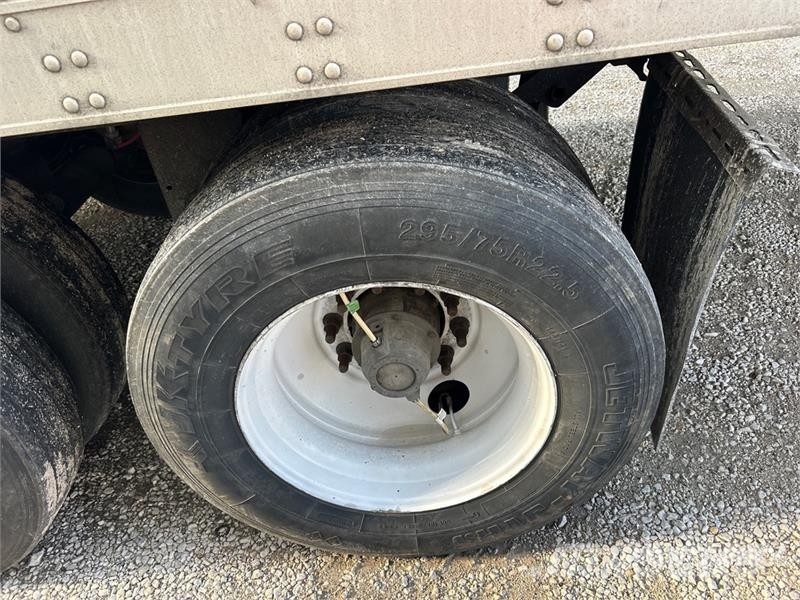 Utility VS2RAP 53 ft T/A Refrigerated Trailer 冷凍冷蔵トレーラー