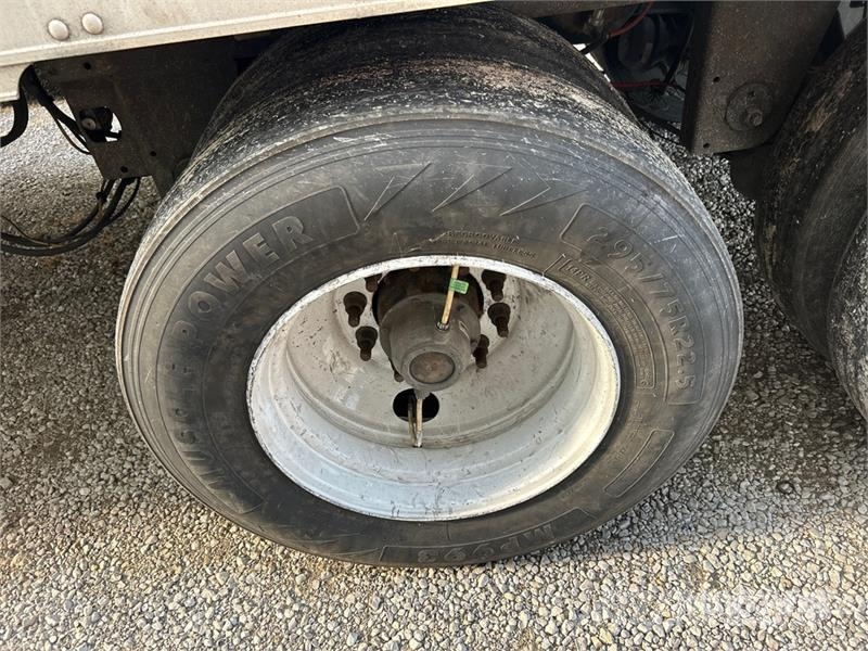 Utility VS2RAP 53 ft T/A Refrigerated Trailer 冷凍冷蔵トレーラー