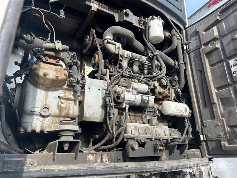 Utility VS2RAP 53 ft T/A Refrigerated Trailer 冷凍冷蔵トレーラー