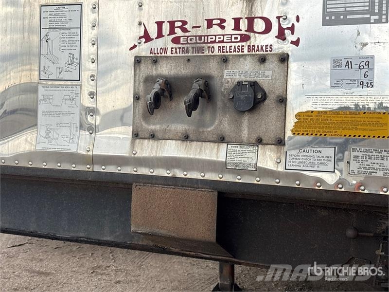  Utilty TS2CHA 50 ft T/A Spread Axle Curtain Side T مقطورات بغطاء جانبي
