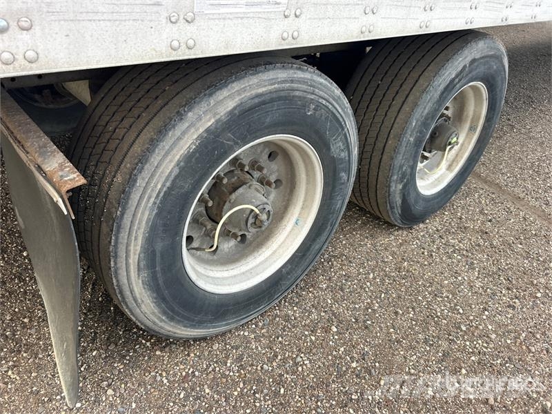  Utilty VS2DX 53 ft x 102 in T/A Van Trailer مقطورات ذات هيكل صندوقي