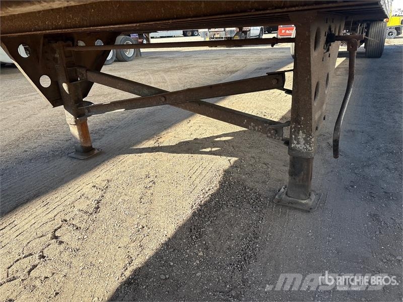  Utilty VS2DX 53 ft x 102 in T/A Van Trailer مقطورات ذات هيكل صندوقي