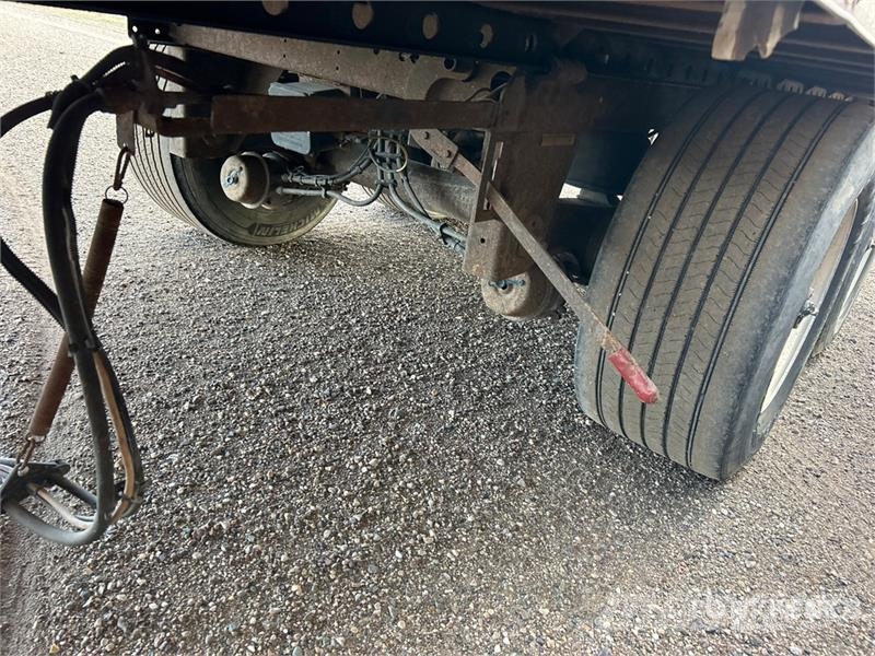  Utilty VS2DX 53 ft x 102 in T/A Van Trailer مقطورات ذات هيكل صندوقي
