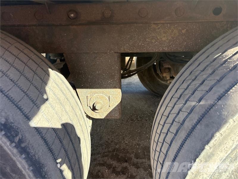  Utilty VS2DX 53 ft x 102 in T/A Van Trailer مقطورات ذات هيكل صندوقي
