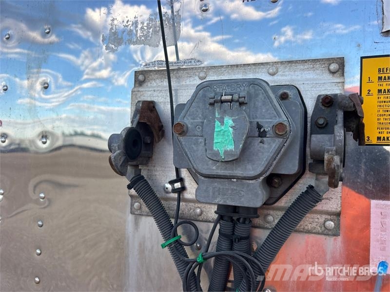  Utilty VS2DX 53 ft x 102 in T/A Van Trailer مقطورات ذات هيكل صندوقي