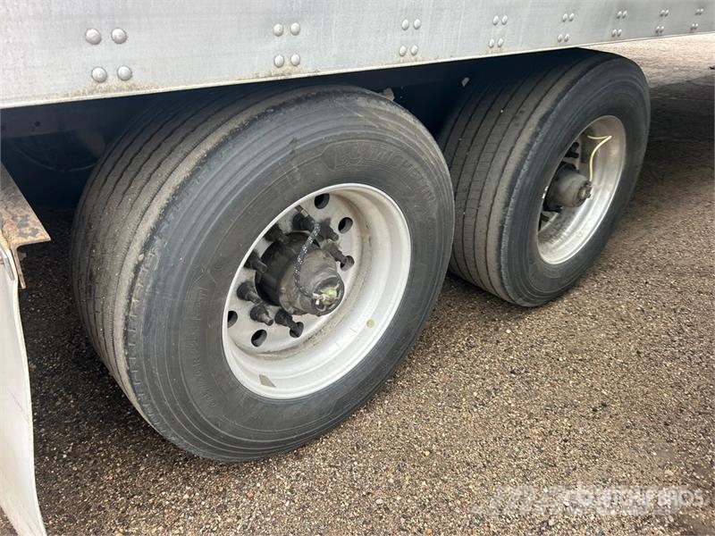 Utilty VS2DX 53 ft x 102 in T/A Van Trailer Furgons