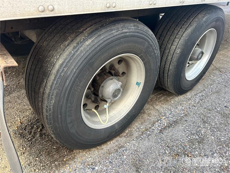 Utilty VS2RA 53 ft x 102 in T/A Van Trailer Furgons