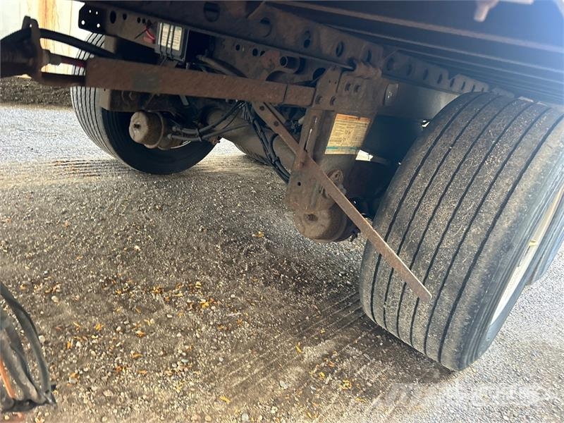 Utilty VS2RA 53 ft x 102 in T/A Van Trailer Furgons