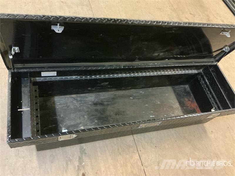 UWS 70 in X 20 in Aluminum Tool Box 其他