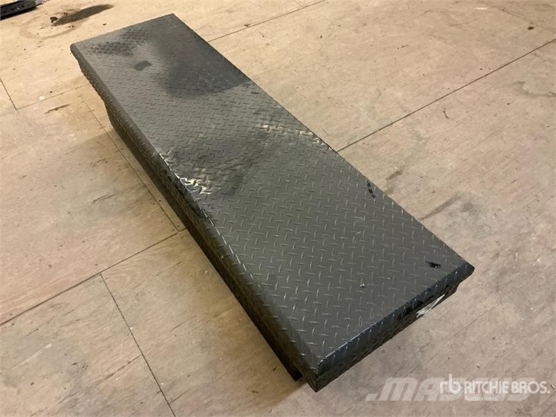 UWS 70 in X 20 in Aluminum Tool Box 其他
