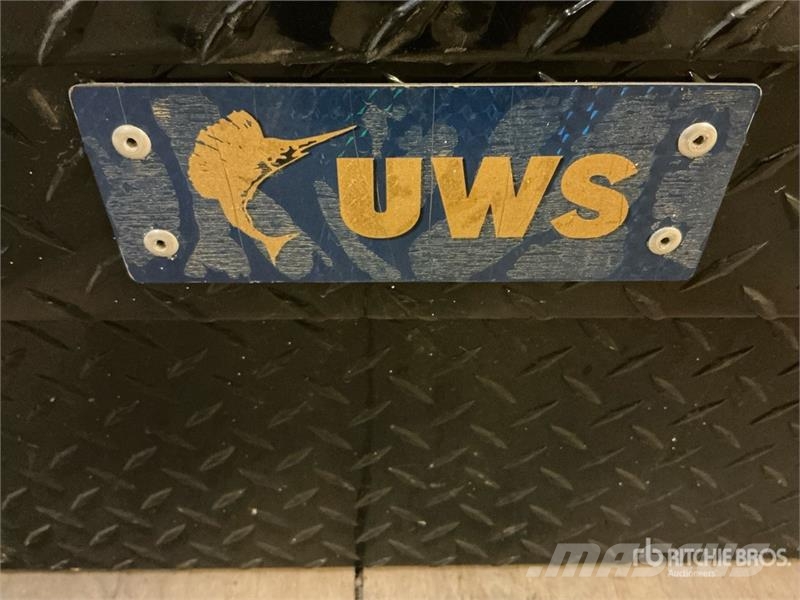 UWS 70 in X 20 in Aluminum Tool Box 其他