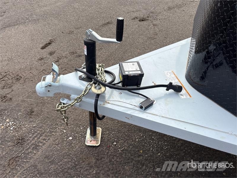 VALLEY TRAILERS 12 ft 7 in T/A Livestock Trailer مقطورات نقل الحيوانات