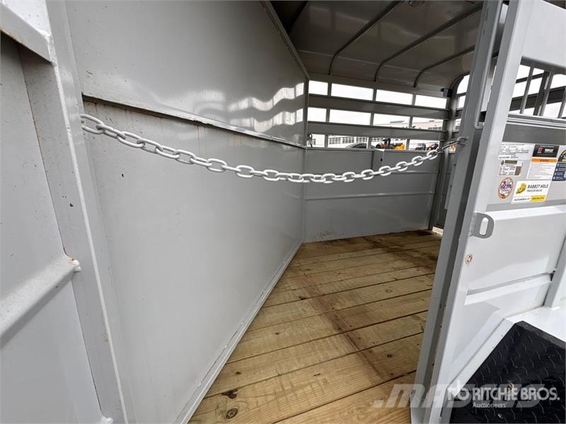 VALLEY TRAILERS 12 ft 7 in T/A Livestock Trailer مقطورات نقل الحيوانات