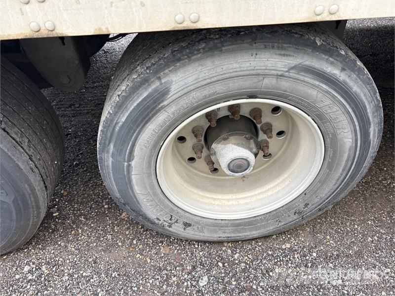 Vanguard 53 ft T/A Van Trailer Furgons