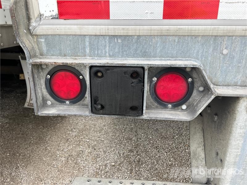 Vanguard 53 ft x 102 in T/A Van Trailer Furgons
