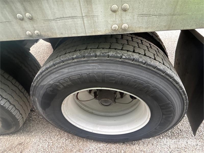 Vanguard 53 ft x 102 in T/A Van Trailer Furgons