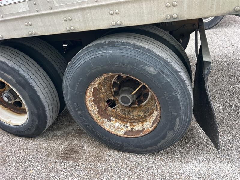 Vanguard 53 ft x 102 in T/A Van Trailer Skappåbygg