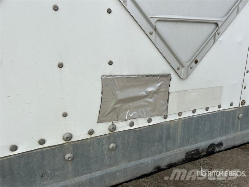 Vanguard 53 ft x 102 in T/A Van Trailer Furgons
