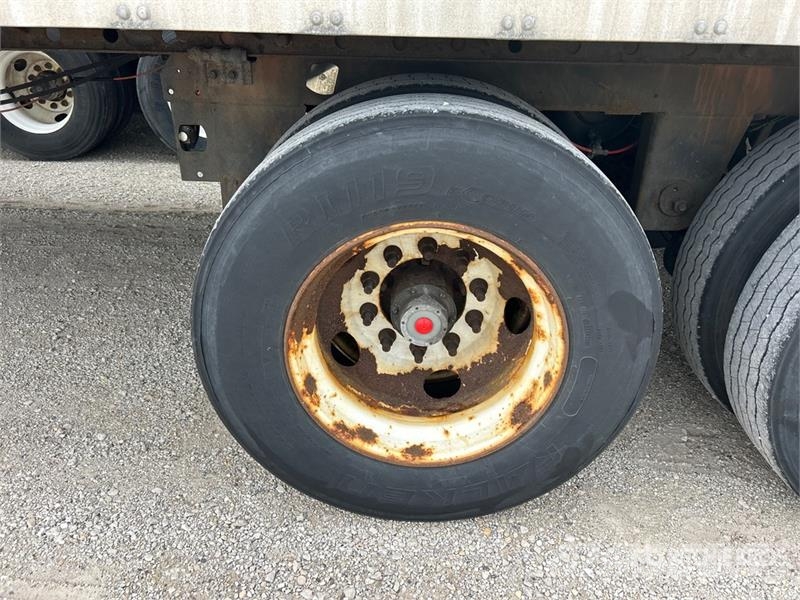 Vanguard 53 ft x 102 in T/A Van Trailer Furgons