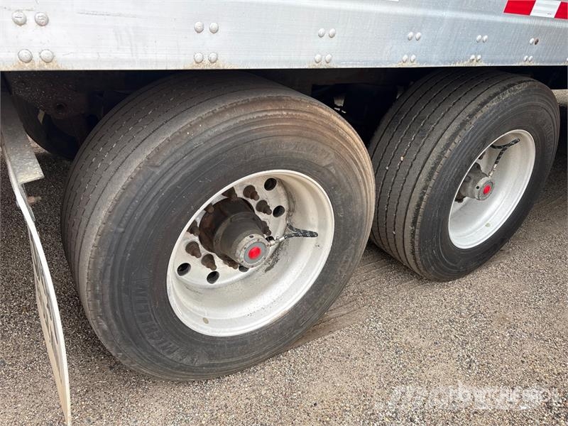 Vanguard 53 ft x 102 in T/A Van Trailer Remorque Fourgon