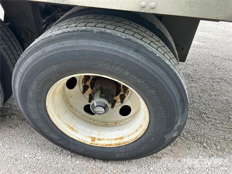 Vanguard 53 ft x 102 in T/A Van Trailer Furgons