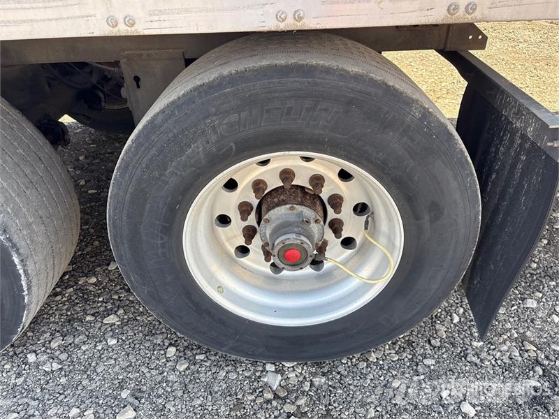 Vanguard 53 ft x 96 in T/A Van Trailer Furgons