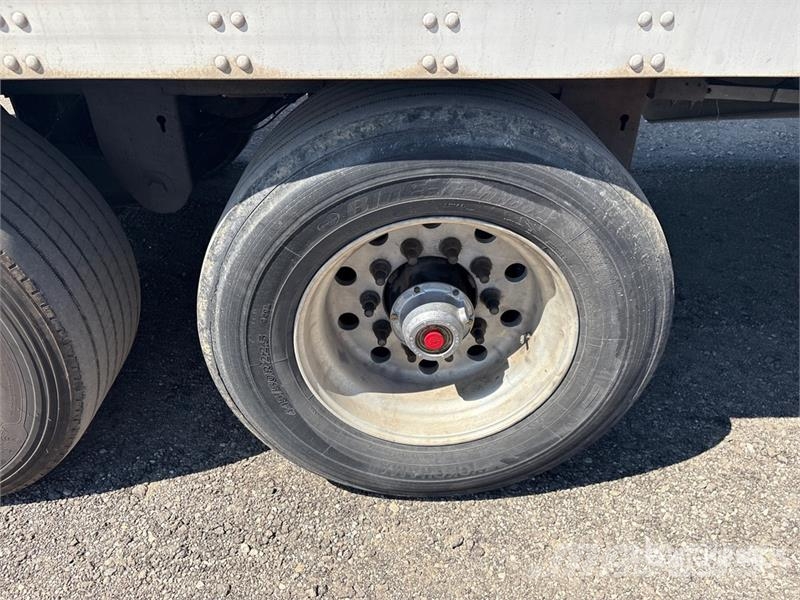 Vanguard 53 ft x 96 in T/A Van Trailer Furgons
