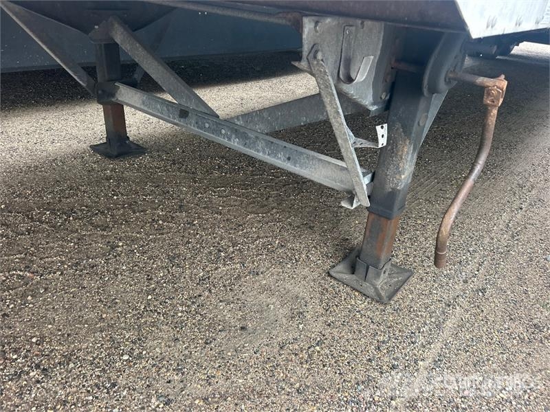 Vanguard MaxCube 53 ft x 102 in T/A Van Trailer Remorque Fourgon