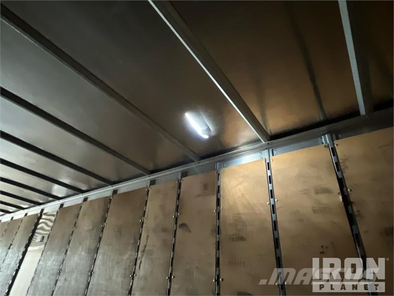 Vanguard MaxCube 53 ft x 102 in T/A Van Trailer Furgons