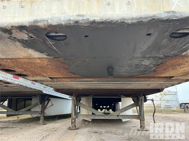 Vanguard MaxCube 53 ft x 102 in T/A Van Trailer Furgons