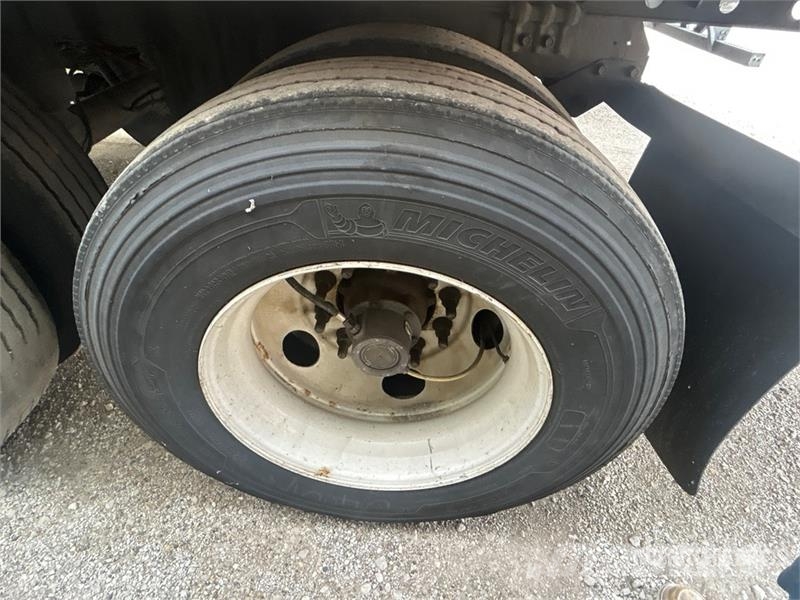 Vanguard MaxCube 53 ft x 102 in T/A Van Trailer 厢式拖车