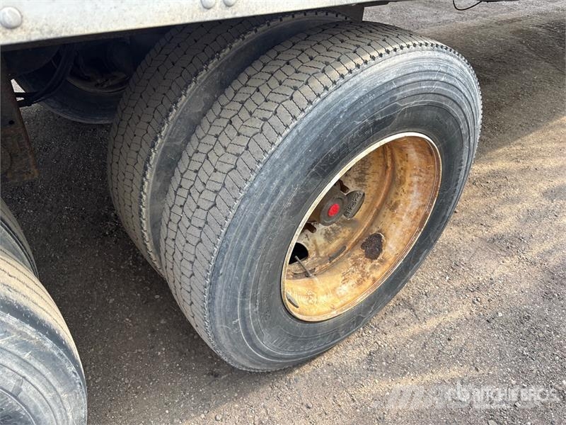 Vanguard MaxCube 53 ft x 102 in T/A Van Trailer Причепи-фургони