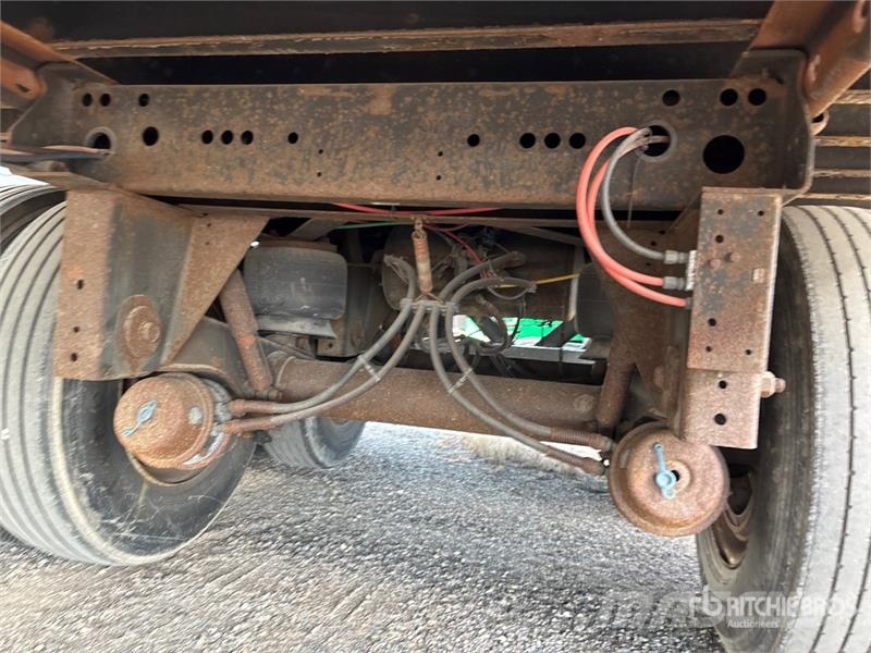 Vanguard MaxCube 53 ft x 102 in T/A Van Trailer Furgons