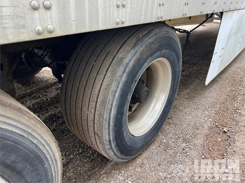 Vanguard MaxCube 53 ft x 102 in T/A Van Trailer Furgons