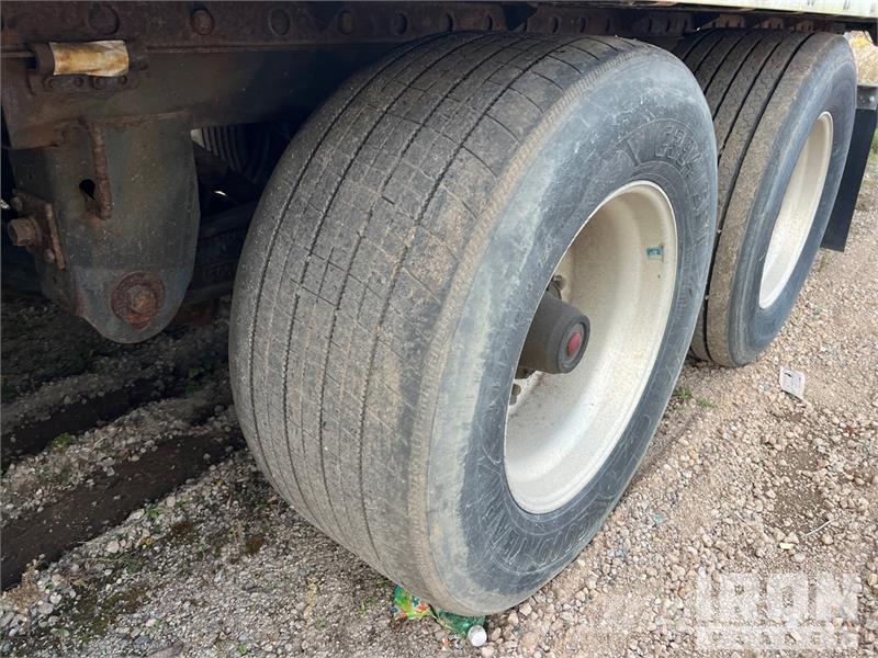 Vanguard MaxCube 53 ft x 102 in T/A Van Trailer Furgons