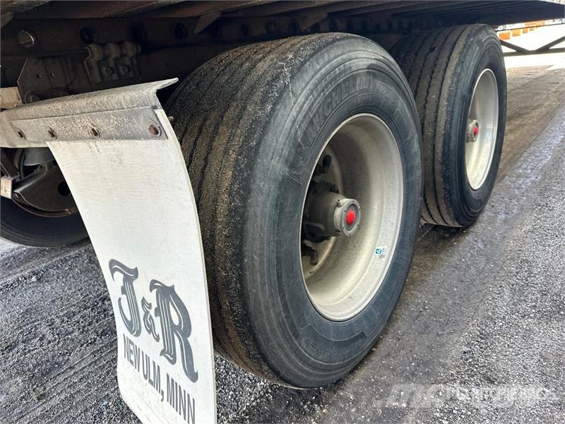 Vanguard VXP 53 53 ft x 102 in T/A Van Trailer Remorque Fourgon