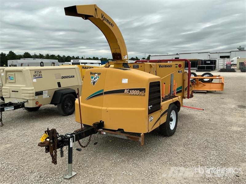 Vermeer BC1000XL Tow-Behind Wood Chipper Trituradoras de madera