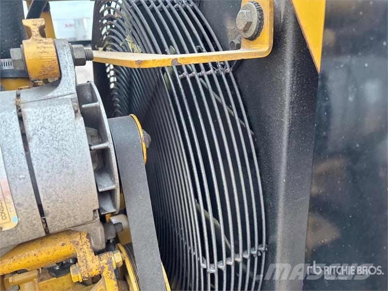 Vermeer BC2000XL Tow-Behind Wood Chipper Holzhäcksler