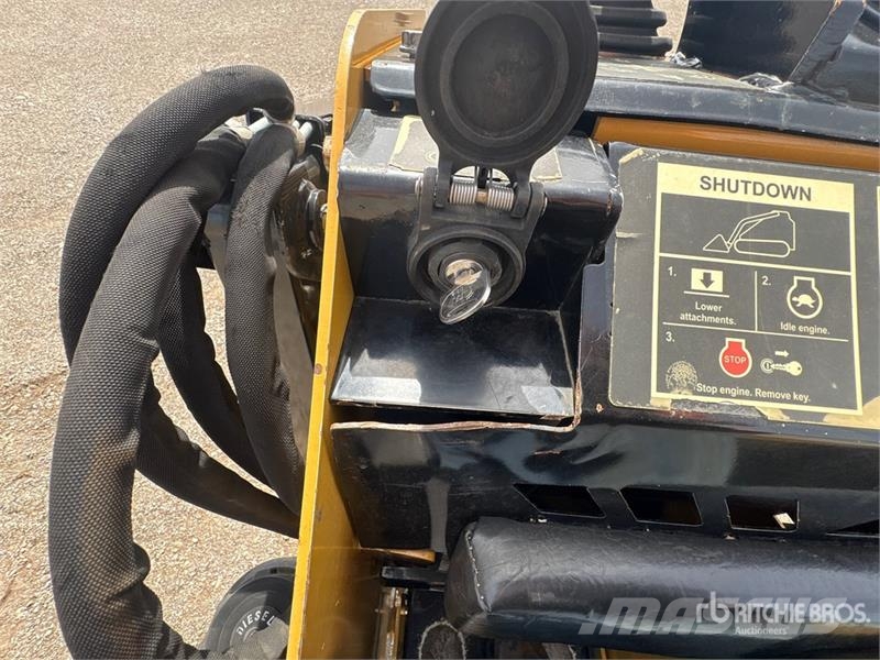 Vermeer CTX100 Mini Compact Track Loader لوادر انزلاقية التوجيه