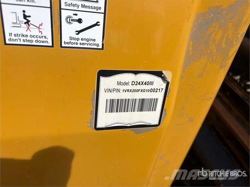 Vermeer D24X40III Directional Drill 水平掘削リグ