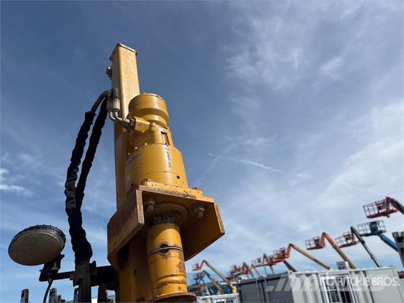 Vermeer D24X40III Directional Drill 水平掘削リグ