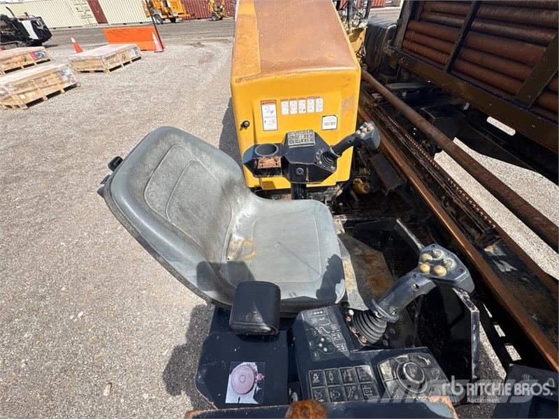 Vermeer D24X40III Directional Drill 水平掘削リグ