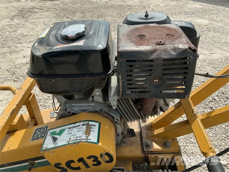 Vermeer SC-130 Walk Behind Stump Grinder Kardánhajtású ekék és Forgó-boronák