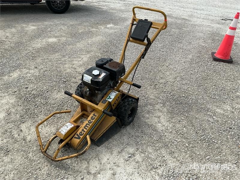 Vermeer SC-130 Walk Behind Stump Grinder Kardánhajtású ekék és Forgó-boronák