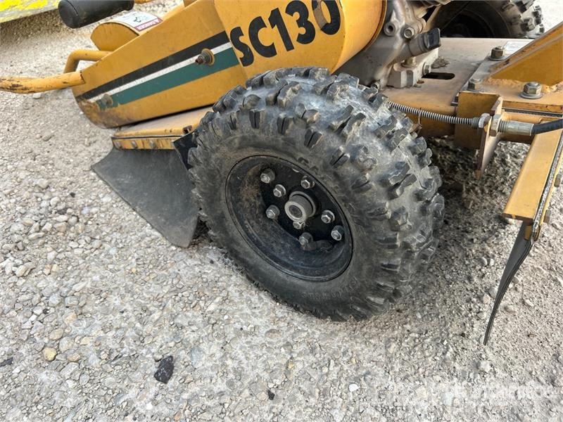 Vermeer SC130 Walk Behind Stump Grinder Gradas vibratorias / rotocultivadoras